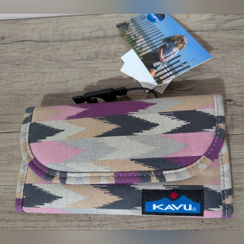 LAST WEEK 3 for $30 KAVU Big Spender Berry Pallette Trifold Wallet Canvas New!